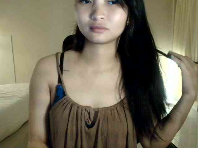 RozyElle webcam