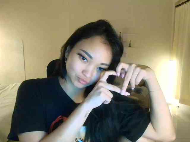 RozyElle webcam