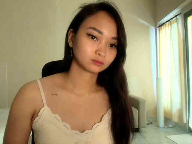 RozyElle webcam