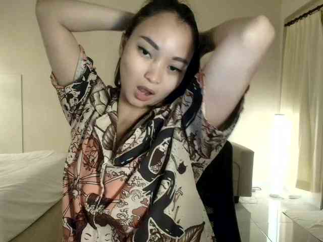 RozyElle webcam