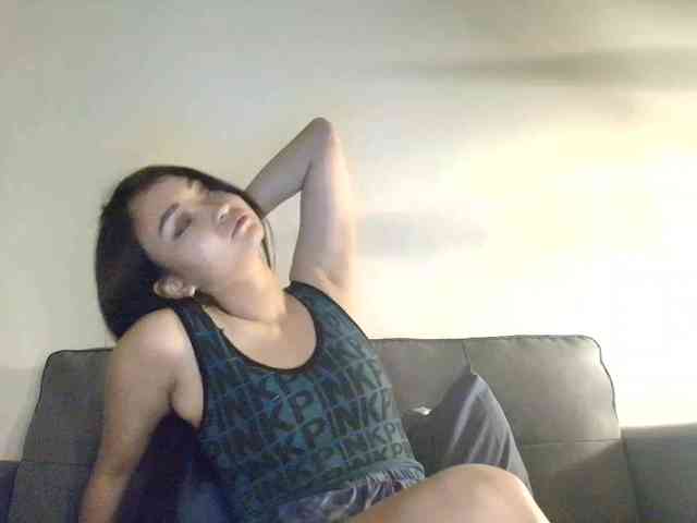 RozyElle webcam