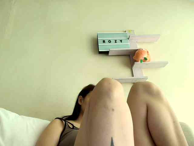 RozyElle webcam