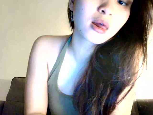 RozyElle webcam