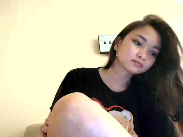 RozyElle webcam