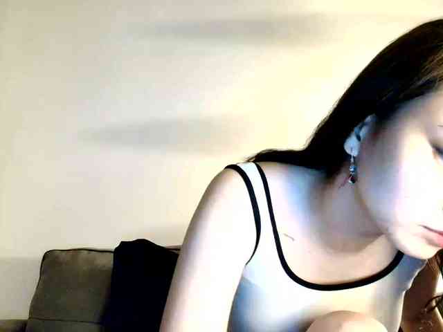 RozyElle webcam