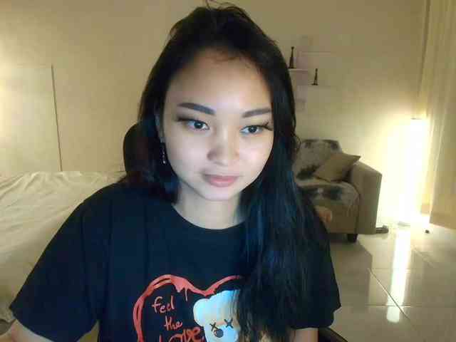 RozyElle webcam