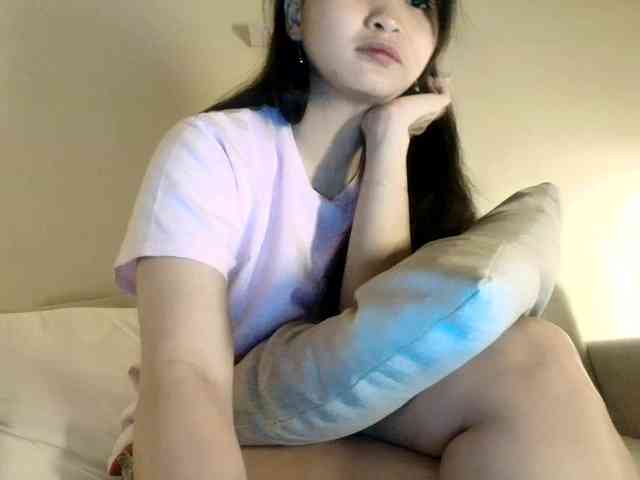 RozyElle webcam