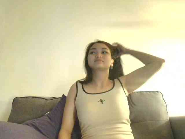 RozyElle webcam