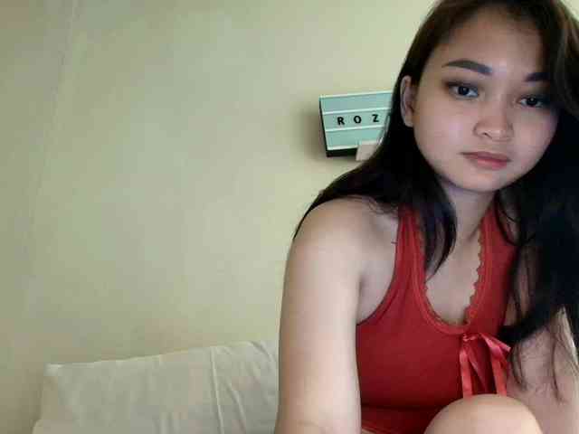 RozyElle webcam