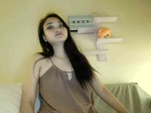 RozyElle webcam