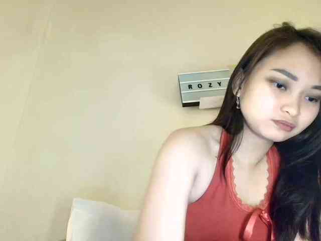 RozyElle webcam