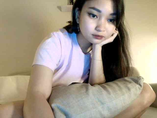 RozyElle webcam