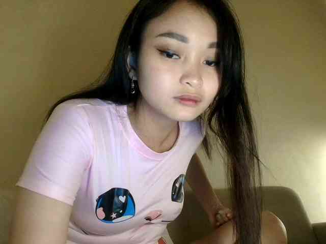 RozyElle webcam