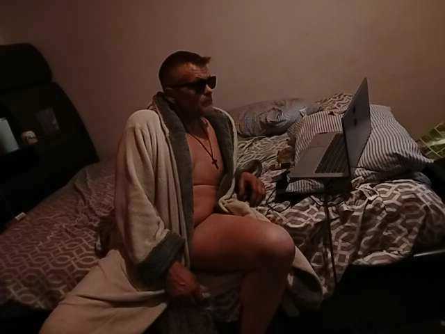 EmberRains Live Cam on BongaCams