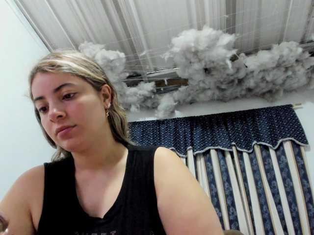 LauuuG's BongaCams show and profile