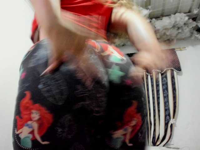 LauuuG's BongaCams show and profile