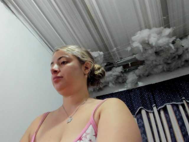 LauuuG's BongaCams show and profile