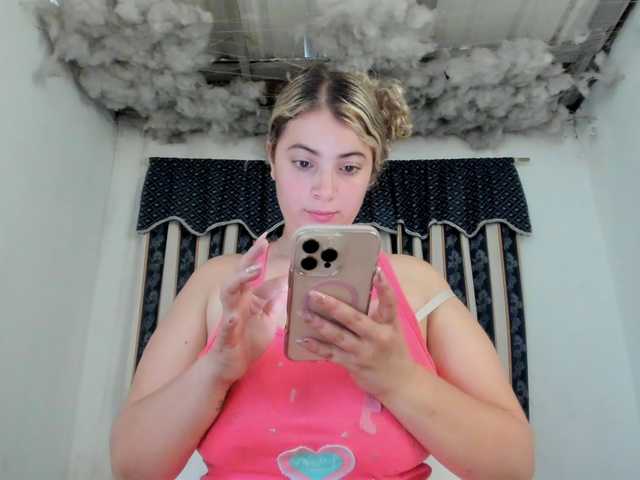 LauuuG's BongaCams show and profile