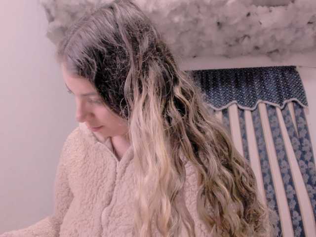 LauuuG's BongaCams show and profile