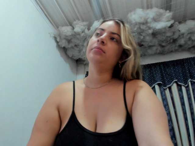 LauuuG's BongaCams show and profile