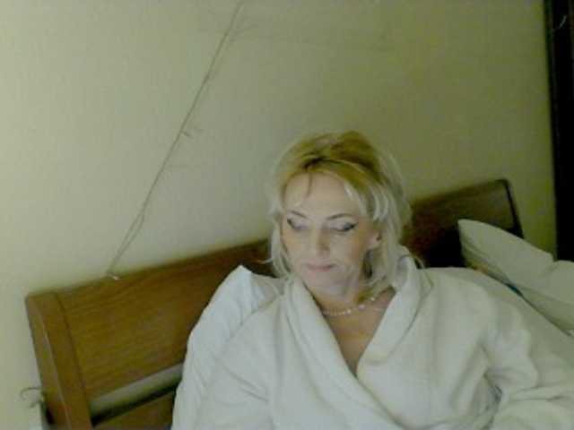 KatrinExcite's BongaCams show and profile