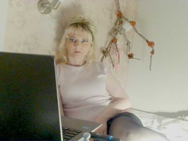 KatrinExcite's BongaCams show and profile