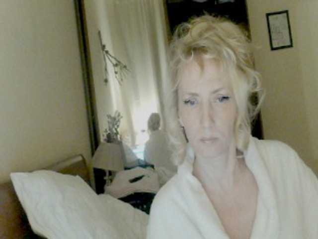 KatrinExcite's BongaCams show and profile