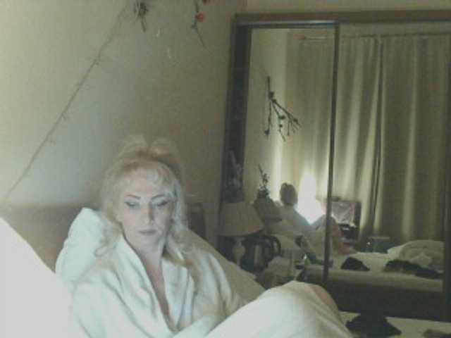 KatrinExcite's BongaCams show and profile