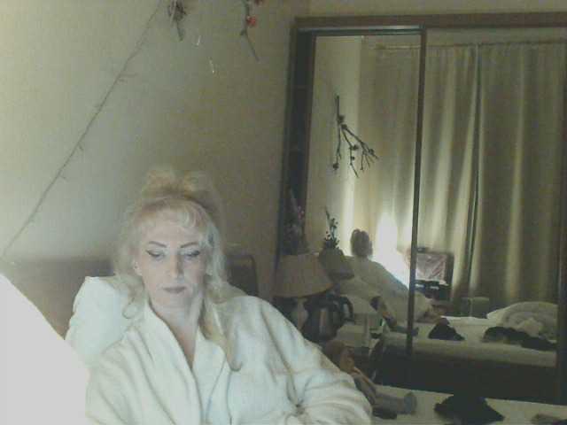 KatrinExcite's BongaCams show and profile