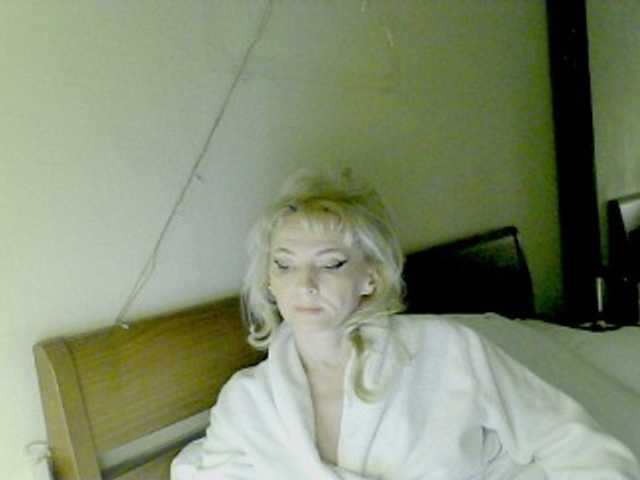 KatrinExcite's BongaCams show and profile