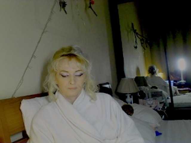 KatrinExcite's BongaCams show and profile