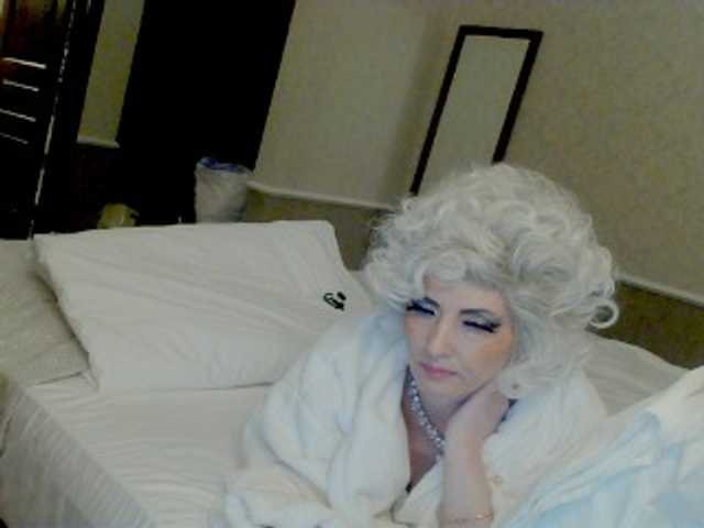 KatrinExcite's BongaCams show and profile