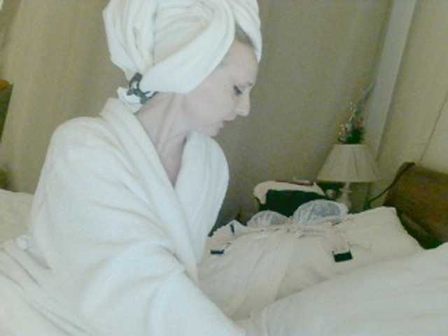 KatrinExcite's BongaCams show and profile