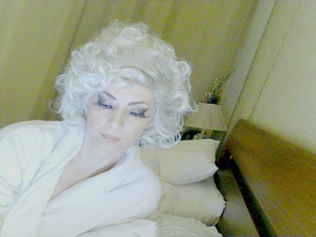 KatrinExcite's BongaCams show and profile