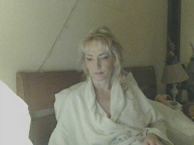 KatrinExcite's BongaCams show and profile