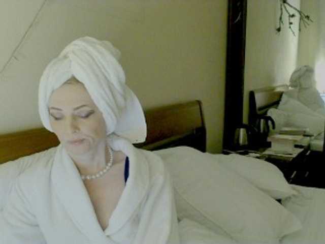 KatrinExcite's BongaCams show and profile