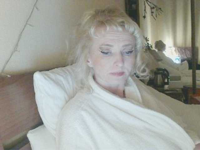 KatrinExcite's BongaCams show and profile