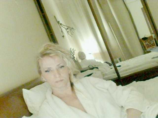 KatrinExcite's BongaCams show and profile