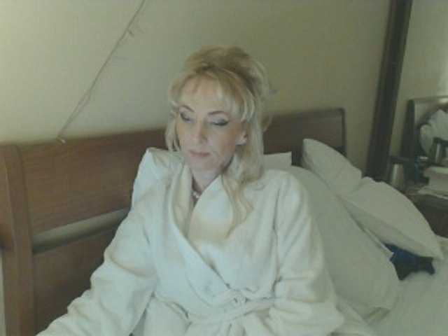 KatrinExcite's BongaCams show and profile