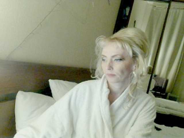 KatrinExcite's BongaCams show and profile