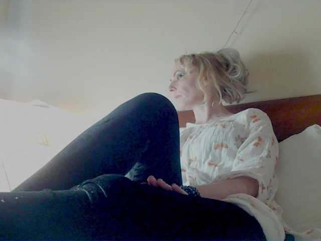 KatrinExcite's BongaCams show and profile