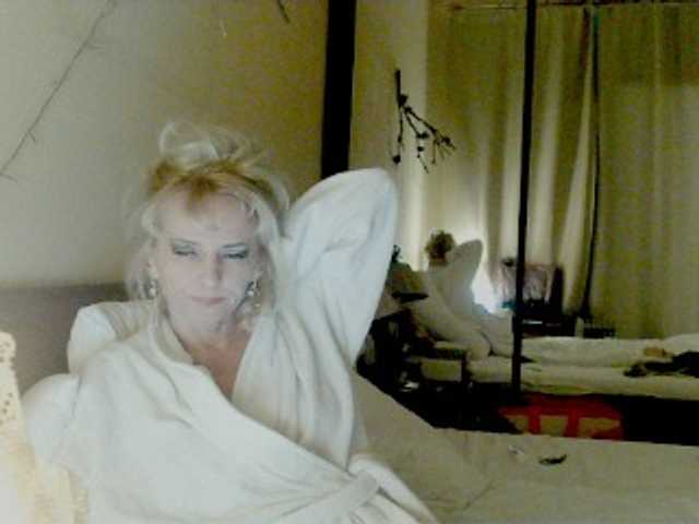 KatrinExcite's BongaCams show and profile