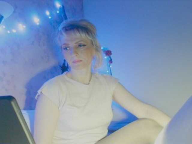 KatrinExcite's BongaCams show and profile