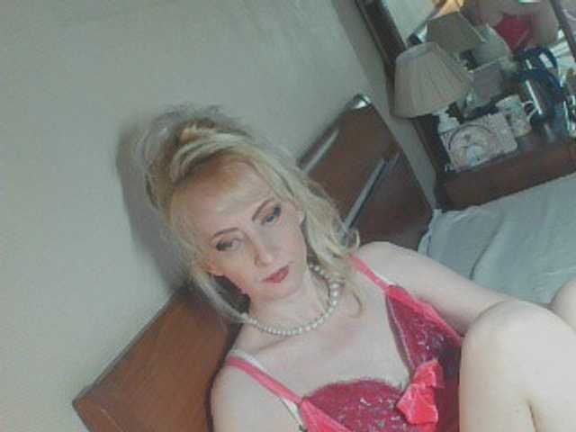 KatrinExcite's BongaCams show and profile