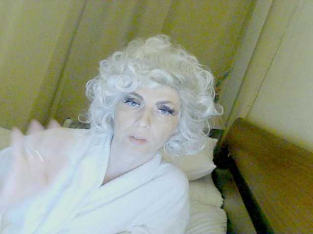 KatrinExcite's BongaCams show and profile