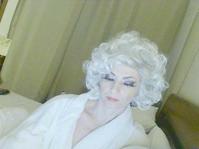 KatrinExcite's BongaCams show and profile