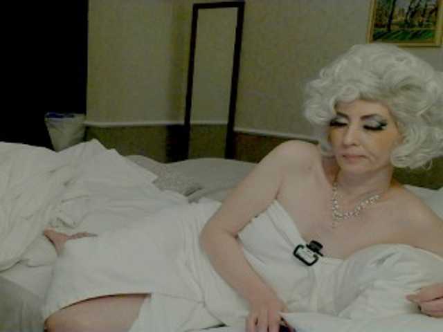 KatrinExcite's BongaCams show and profile