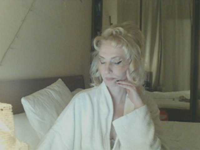 KatrinExcite's BongaCams show and profile