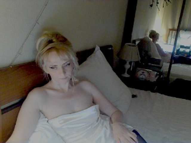 KatrinExcite's BongaCams show and profile