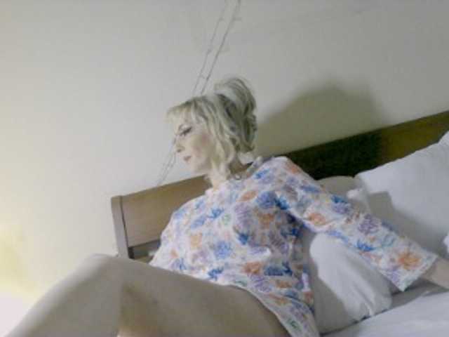 KatrinExcite's BongaCams show and profile